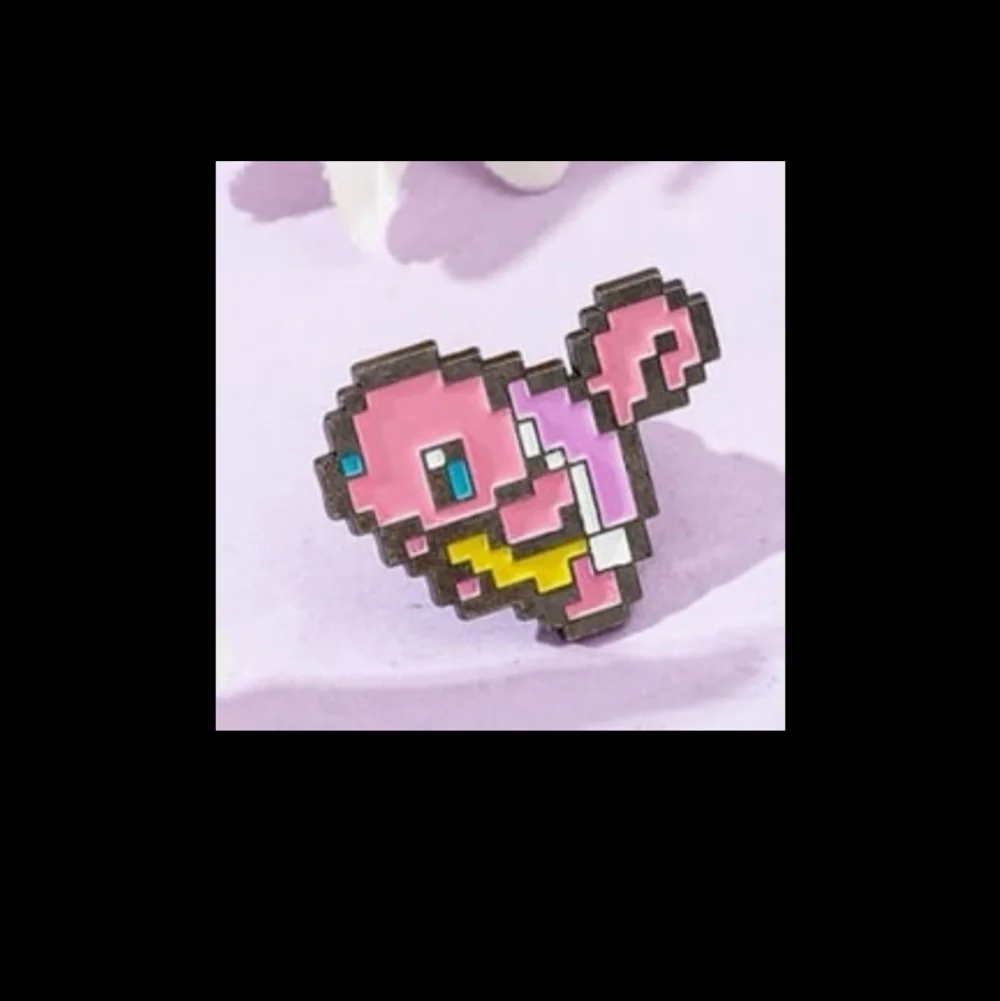 Pixel Art Heart-Shaped - Pink, Yellow, Black Enamel Pin Pokemon Charmander